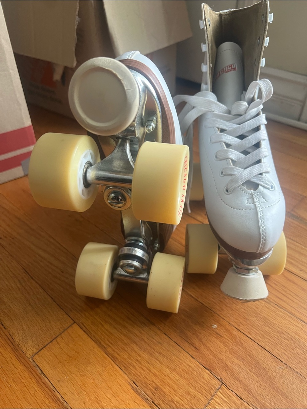 Chicago Skates White Classic Roller Skates - Picture 2 of 8